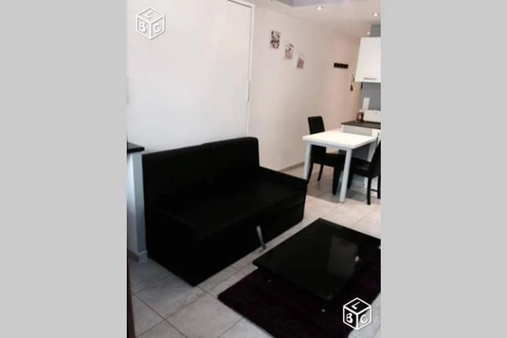 אקס-לה-באינס Charmant Studio 2* Rdc+ Terrasse & Parking Prive צרפת